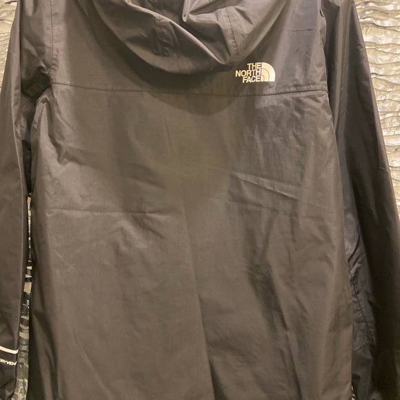 The North Face Boys' Black Outerwear Rain Coat Size 14/16 XL NWT - Picture 2 of 5